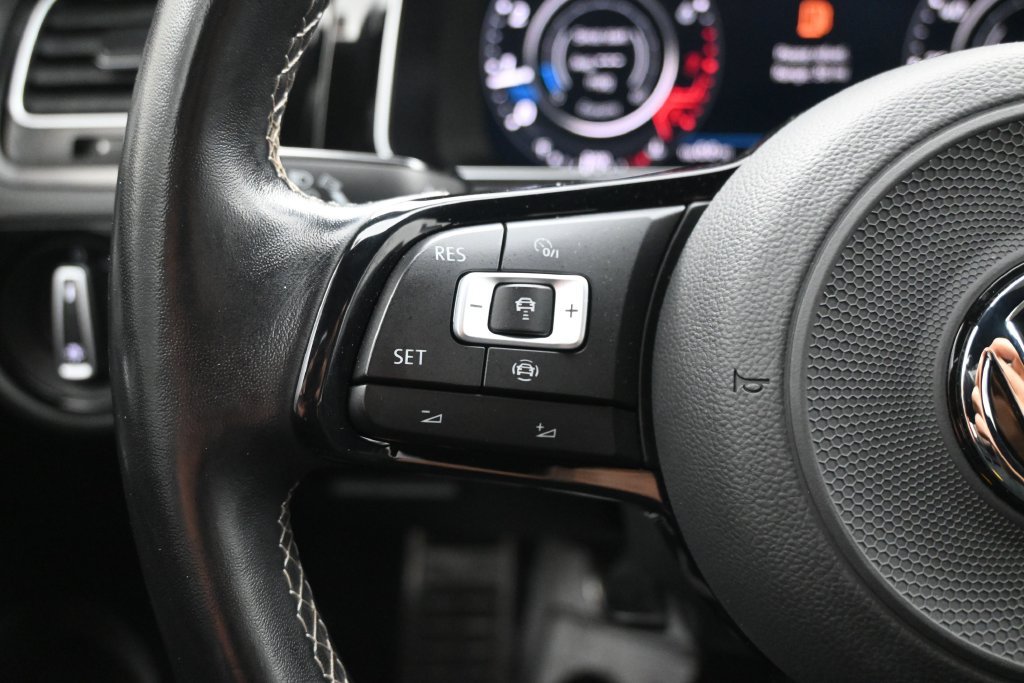 Used 2019 Volkswagen Golf R 4-Door AWD/4WD image 22