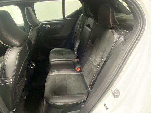 Used 2021 Volvo XC40 T5 R-Design w/ Climate Package image 14