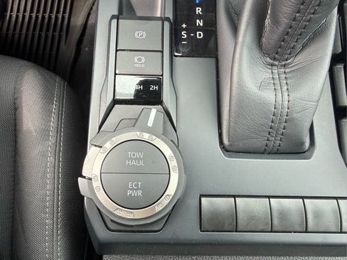 Used 2024 Toyota Tacoma SR5 AWD/4WD image 28