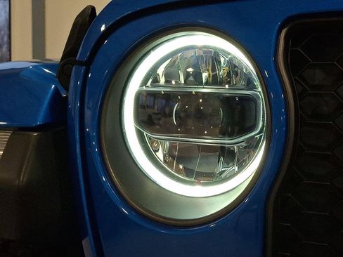 Used 2023 Jeep Wrangler Unlimited Rubicon 392 w/ Xtreme Recon 35" Tire Package image 10