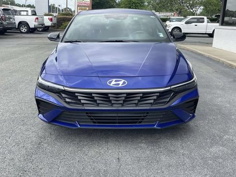Certified 2025 Hyundai Elantra Sport FWD image 2