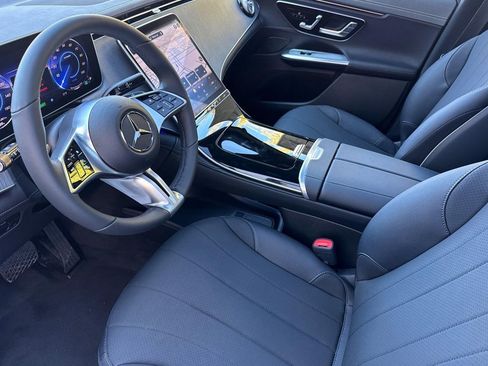 Used 2026 Mercedes-Benz EQE 320 4MATIC SUV image 4