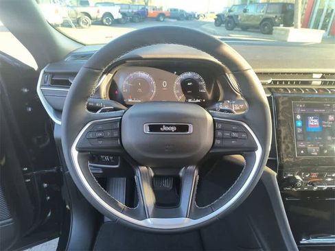 New 2025 Jeep Grand Cherokee L Laredo image 14