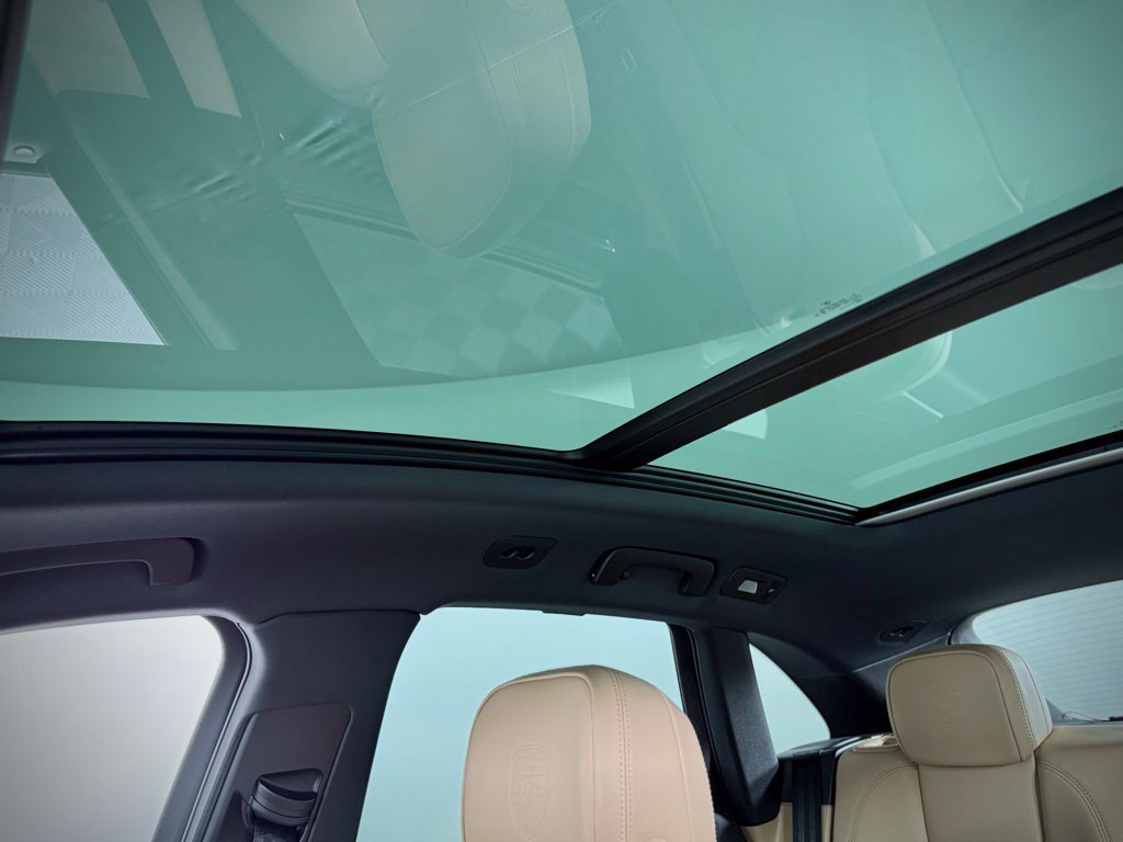 Certified 2026 Porsche Macan S AWD/4WD image 31
