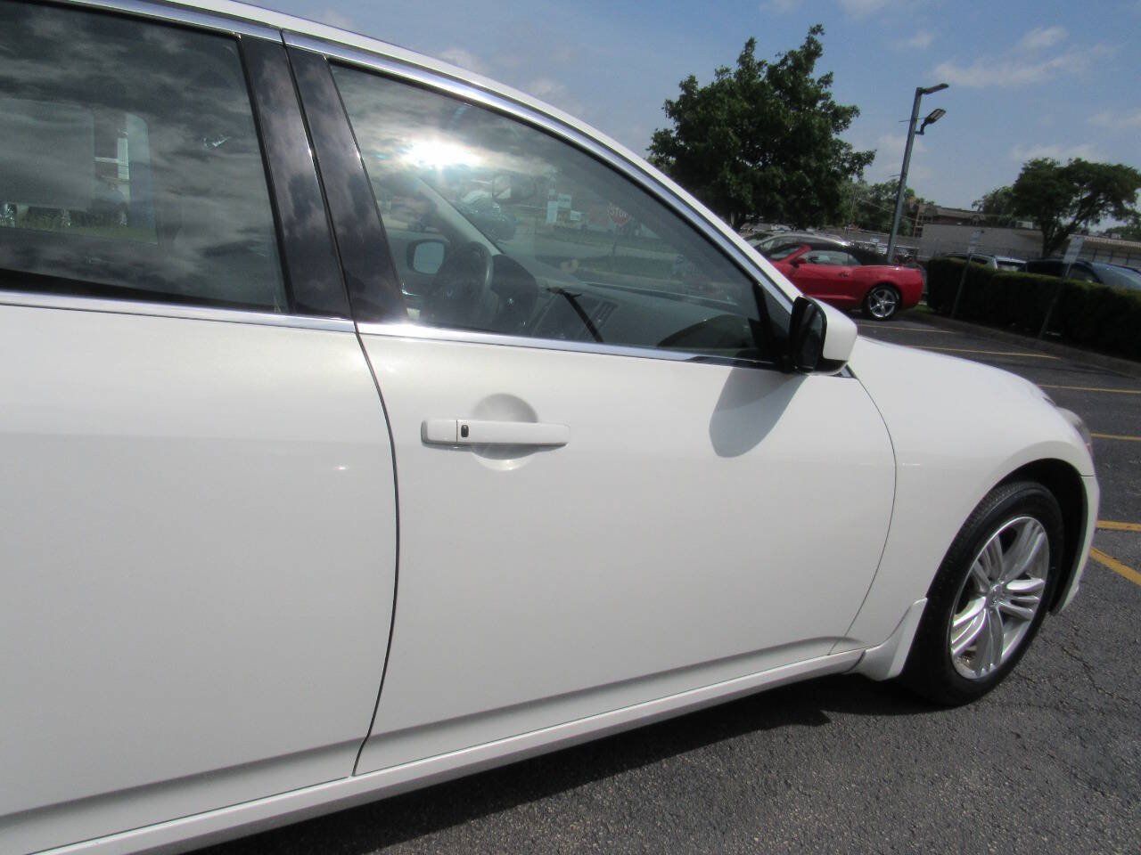 Used 2011 INFINITI G37 x Sedan w/ Premium Pkg AWD/4WD image 11