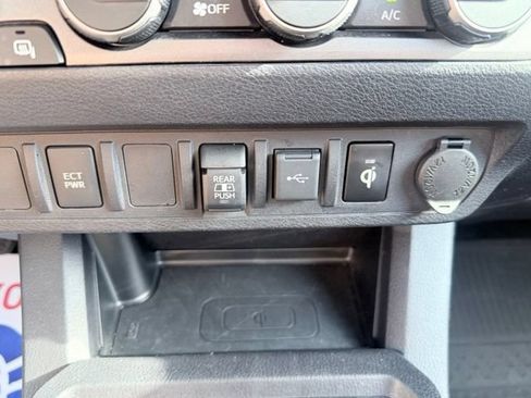 Used 2021 Toyota Tacoma TRD Off-Road AWD/4WD image 16