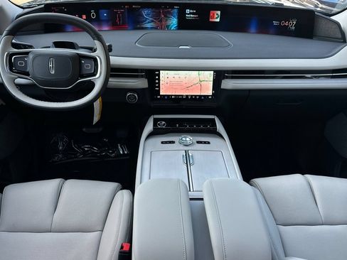 New 2026 Lincoln Navigator L Reserve AWD/4WD image 12