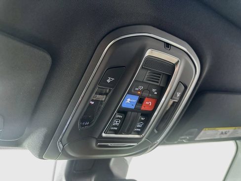 Used 2024 Jeep Grand Cherokee Laredo X AWD/4WD image 31