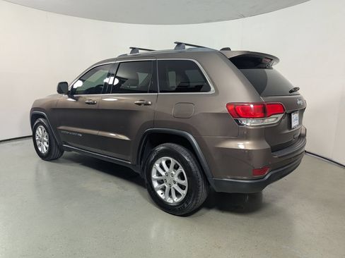 Used 2021 Jeep Grand Cherokee Laredo RWD image 6