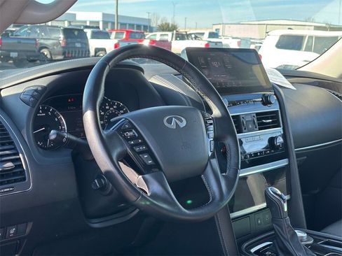 Used 2024 INFINITI QX80 Luxe image 8