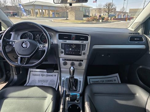 Used 2016 Volkswagen Golf Limited Edition image 32