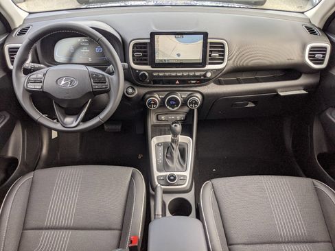 Certified 2025 Hyundai Venue Limited image 11