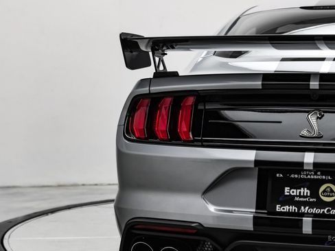 Used 2022 Ford Mustang Shelby GT500 w/ Carbon Fiber Track Pack RWD image 17