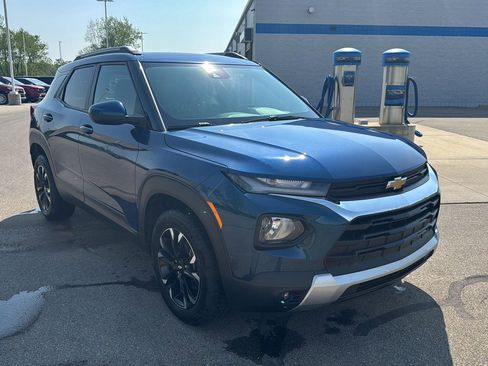 Used 2021 Chevrolet TrailBlazer LT w/ Convenience Package AWD/4WD image 8