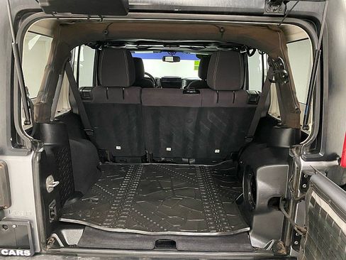 Used 2013 Jeep Wrangler Unlimited Sahara w/ Connectivity Group AWD/4WD image 12