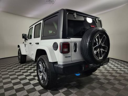 Used 2024 Jeep Wrangler Unlimited AWD/4WD image 3