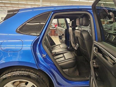 Used 2017 Porsche Macan image 34