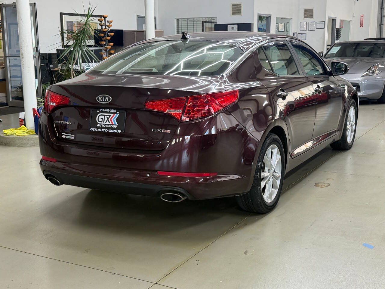 Used 2012 Kia Optima EX FWD image 2