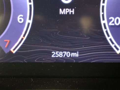 Used 2023 Jeep Grand Cherokee Laredo image 35