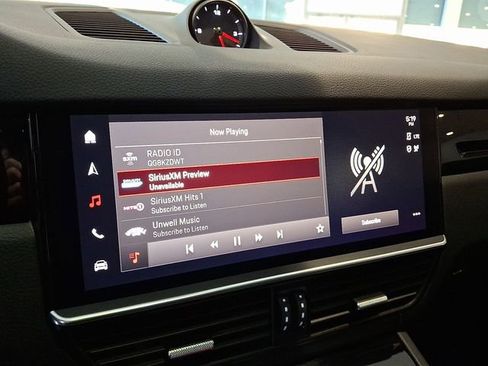 Used 2022 Porsche Cayenne Base image 22