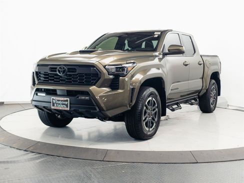 Certified 2025 Toyota Tacoma TRD Sport AWD/4WD image 3