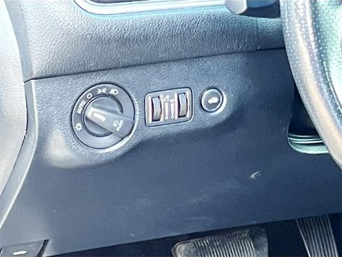 Used 2018 Dodge Challenger SXT w/ Blacktop Package image 10