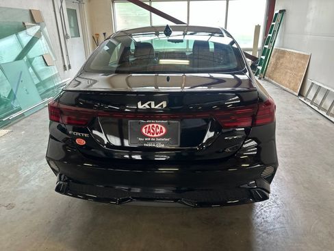 Used 2023 Kia Forte GT-Line w/ GT-Line Premium Package FWD image 5
