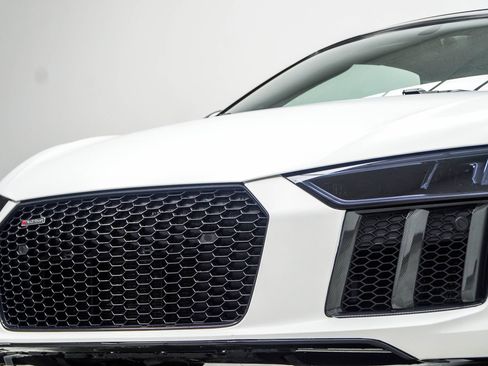 Used 2018 Audi R8 V10 AWD/4WD image 6