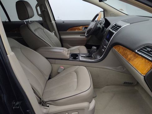 Used 2013 Lincoln MKX FWD image 21