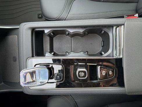 New 2026 Volvo XC90 B5 Core w/ Protection Package Premier image 27