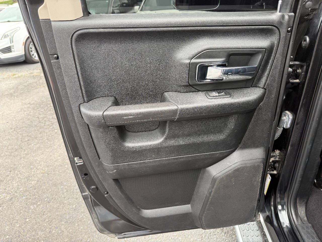 Used 2017 RAM 1500 Laramie w/ Convenience Group AWD/4WD image 30