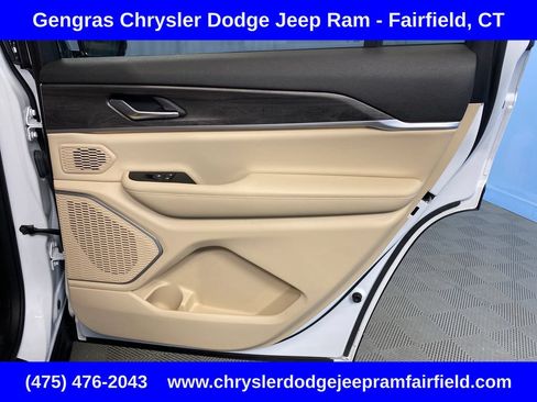 Certified 2024 Jeep Grand Cherokee L Limited AWD/4WD image 44