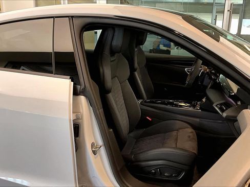 Certified 2024 Audi e-tron GT Premium Plus image 9