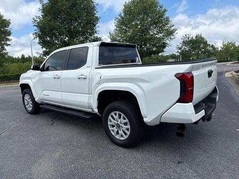 Used 2024 Toyota Tacoma SR5 RWD image 4