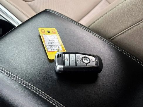 Used 2021 Ford Explorer Limited image 40
