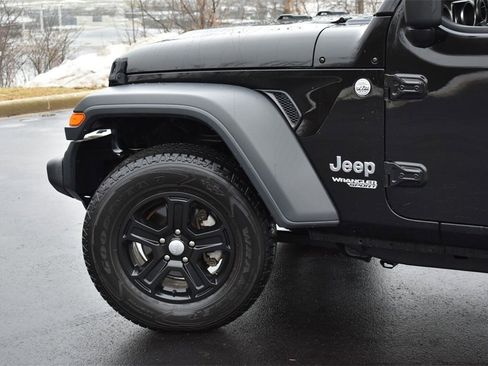 Used 2018 Jeep Wrangler Sport image 9