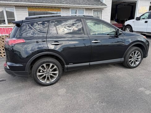 Used 2017 Toyota RAV4 Limited w/ Advanced Technology Package AWD/4WD image 17
