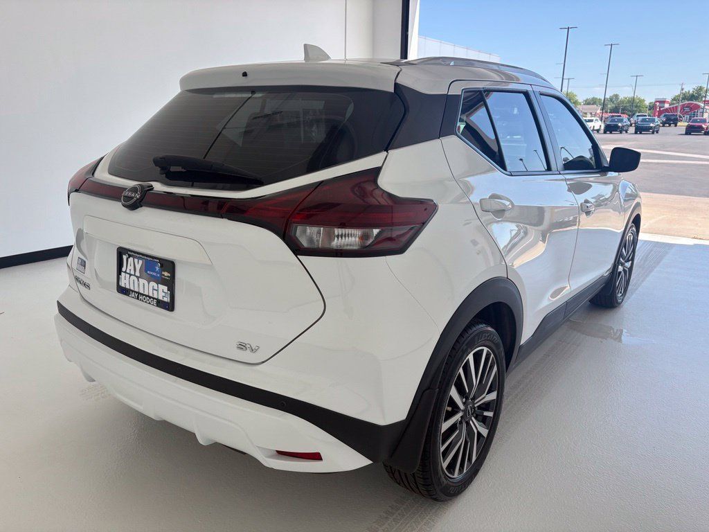 Used 2023 Nissan Kicks SV FWD image 18