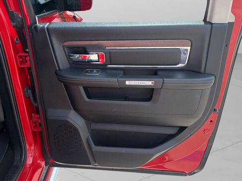 Used 2018 RAM 1500 Laramie AWD/4WD image 11