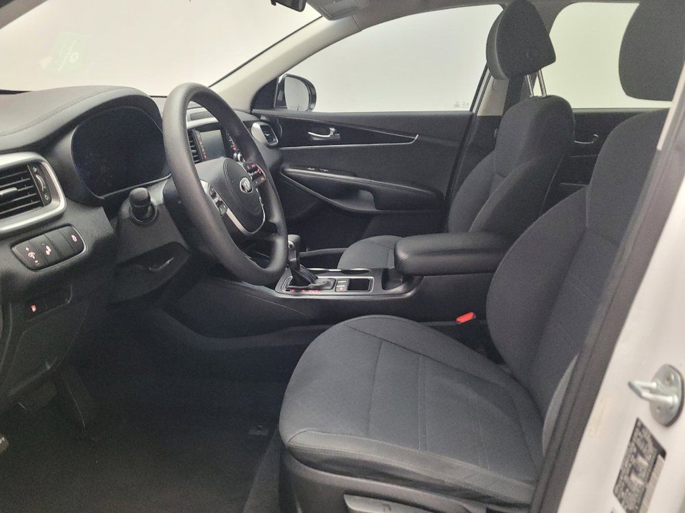 Used 2019 Kia Sorento FWD image 17