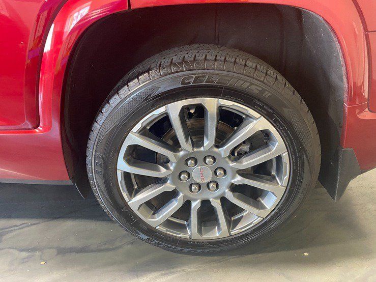 Used 2021 GMC Acadia Denali w/ Denali Ultimate Package AWD/4WD image 10