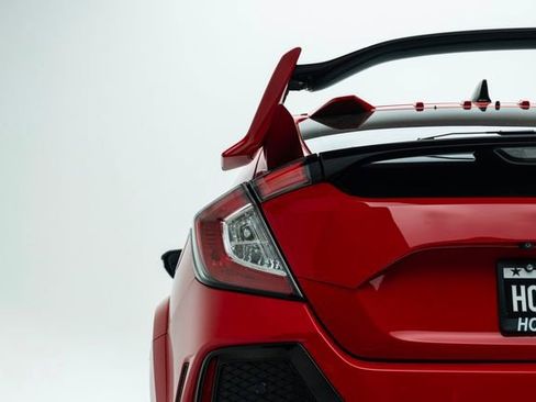 Used 2017 Honda Civic Type R image 17
