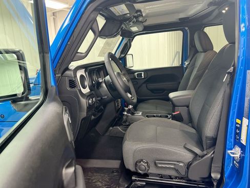 New 2026 Jeep Gladiator Sport image 18