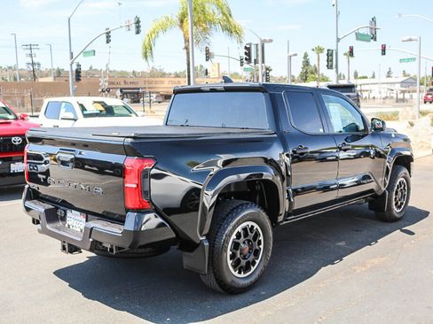 Used 2025 Toyota Tacoma SR5 AWD/4WD image 25
