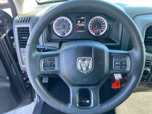 Used 2019 RAM 1500 Express AWD/4WD image 10