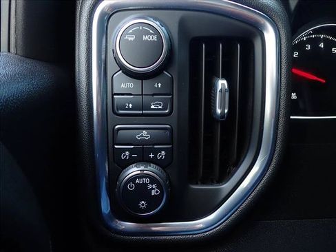 Used 2022 Chevrolet Silverado 1500 LT w/ Bed Protection Package AWD/4WD image 21