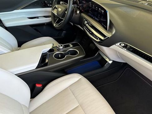 New 2026 Cadillac Lyriq Sport image 16