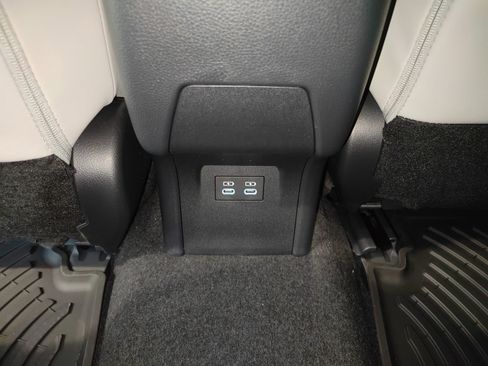 New 2026 Toyota Prius XLE image 29