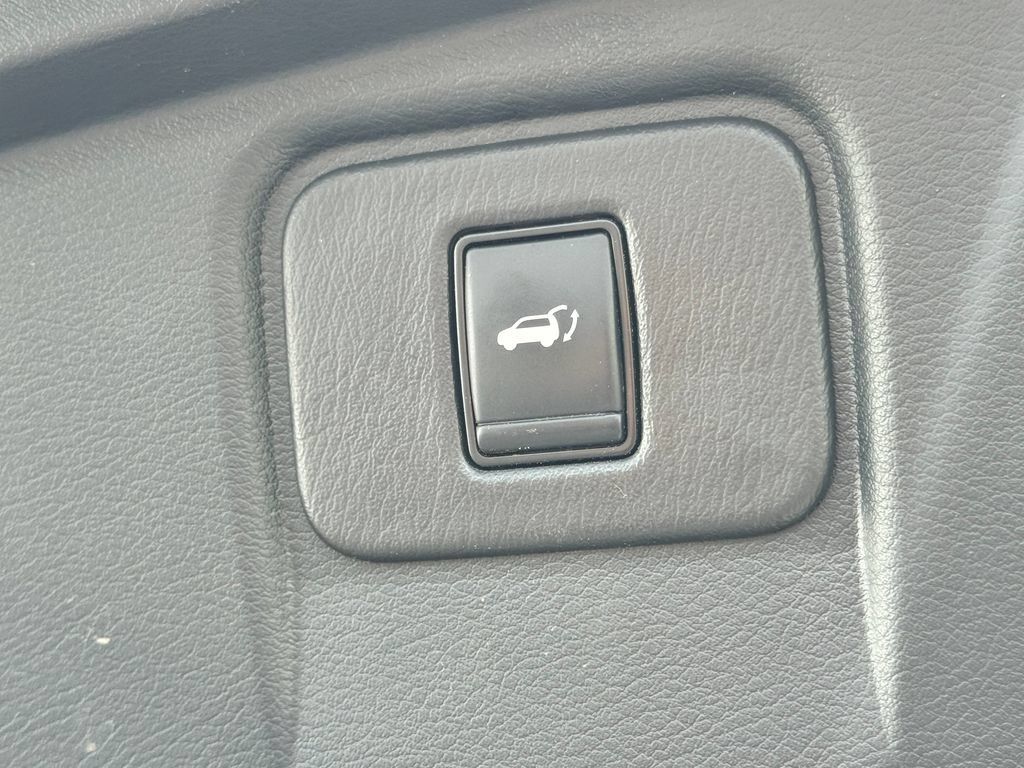 Used 2023 Nissan Murano Platinum w/ Cargo Package FWD image 17