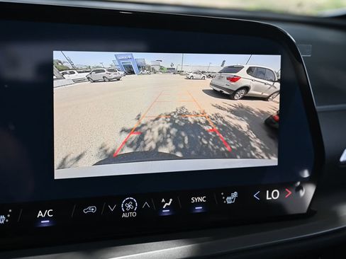 New 2026 Chevrolet Traverse LT w/ Sun and Wheel Package FWD image 27